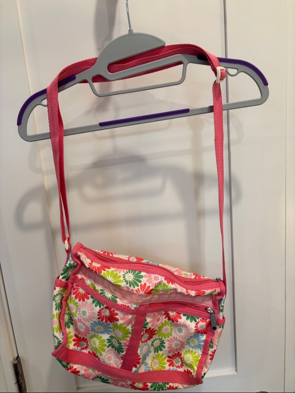 Lesportsac pink and white daisy print handbag